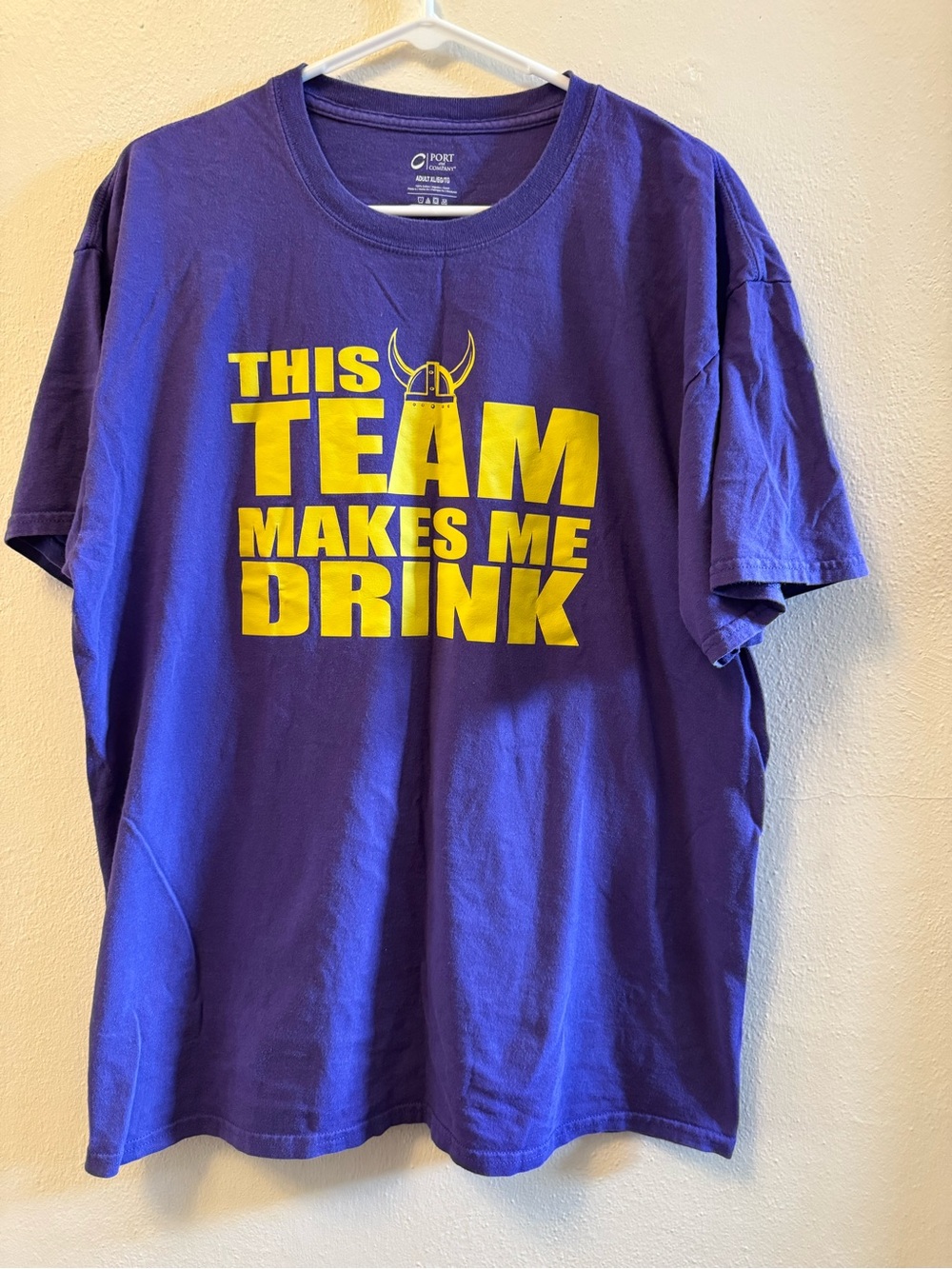 Minnesota Vikings "This Team Makes Me Drink" Purple Graphic Tee Shirt Size XL